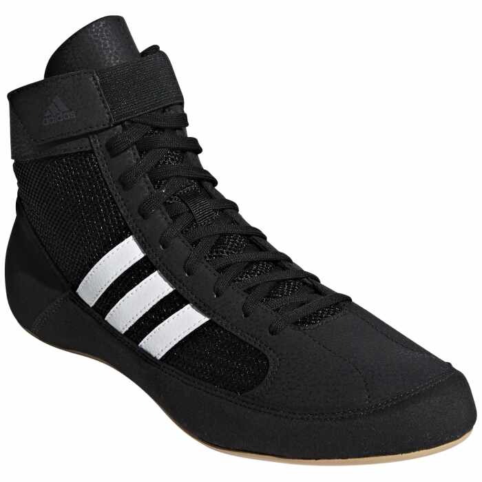 Adidas Havoc (HVC) II worstelschoen AQ3325 – schuine vooraanzicht, zwarte schoen met witte Adidas-strepen – shop nu bij jokasport.nl